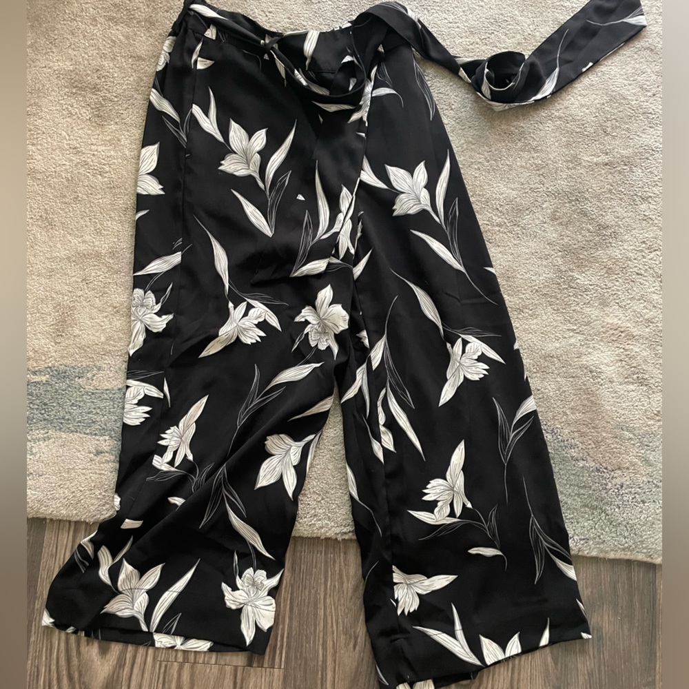 Flowing pants with tie